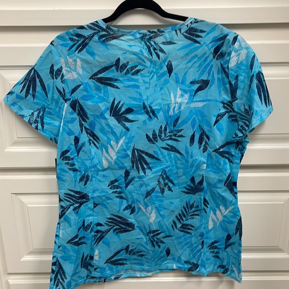 Dickies women’s XL 100% cotton scrub top. NWT - Picture 4 of 4